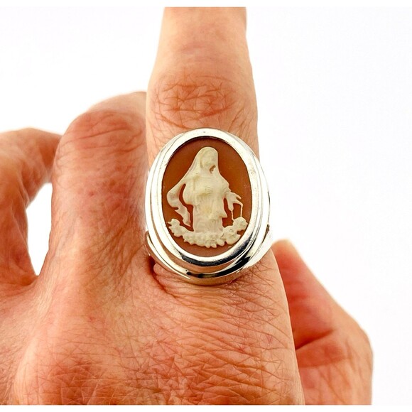 Vintage Holy Mary Sterling Silver Oval Shell Cameo Ring Sz 8 Blessing Waters - Picture 1 of 10